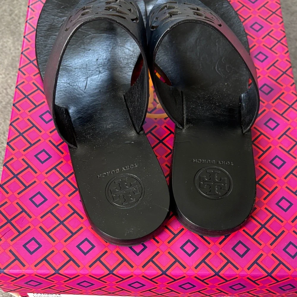 Tory Burch Women's Navy Sandals - Picture 2 of 4
